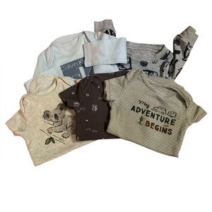 Carter's 5  Bodysuit size:0-3